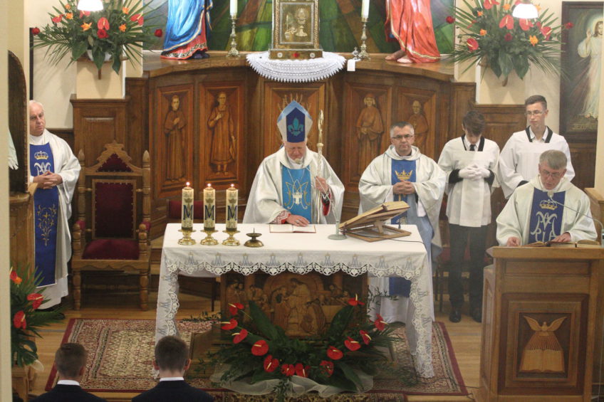 7.10.2016 – Jankowice. Odpust Matki Bożej Różańcowej. Ks. Abp Adam Szal – Bierzmowanie